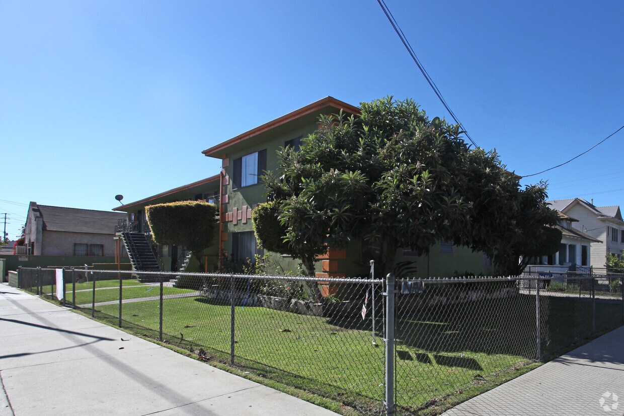 Building Photo - 1943 Workman St