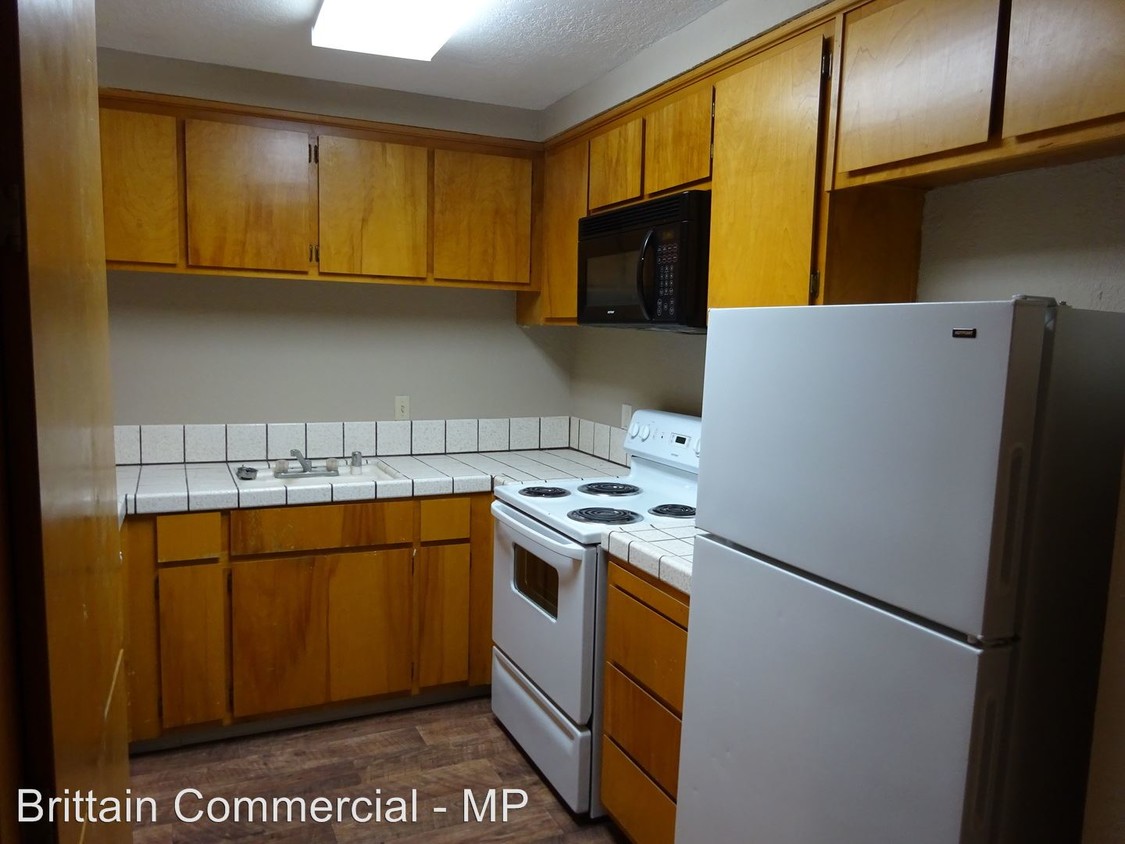 Primary Photo - 1335 Bell St