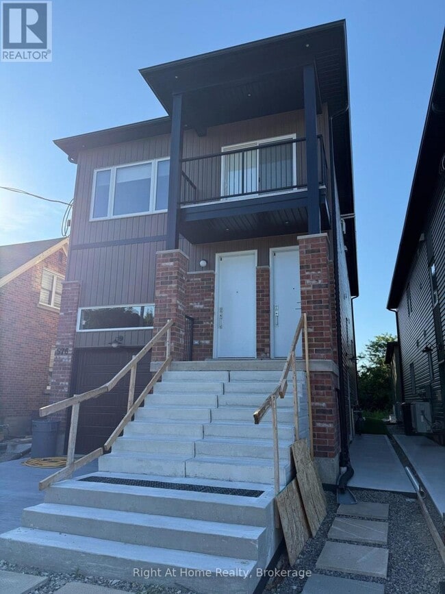 Building Photo - 576 Guelph St