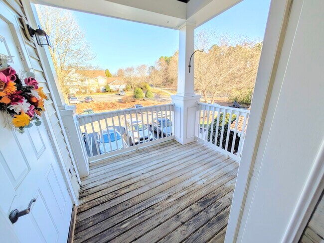 Building Photo - 17168 Red Feather Dr
