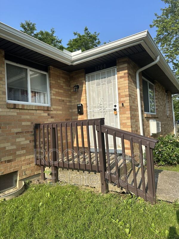 Primary Photo - 1709 Elaine Rd