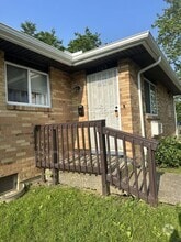 Building Photo - 1709 Elaine Rd