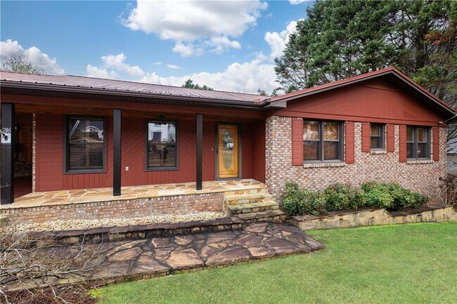 Building Photo - 216 Thomas Cir