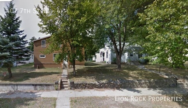 Building Photo - 407 7th St NE