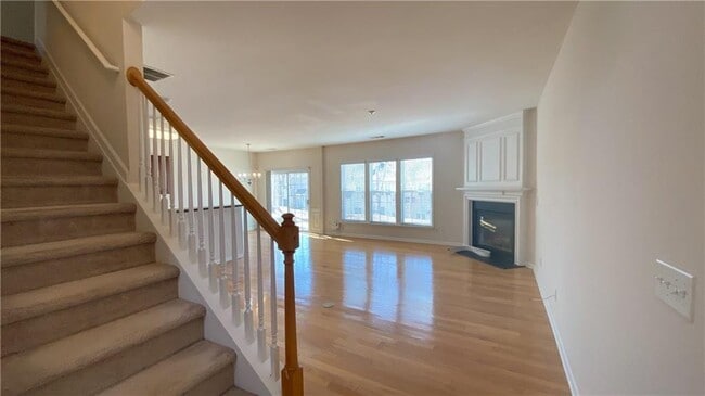 Building Photo - 2036 Fosco Dr NW