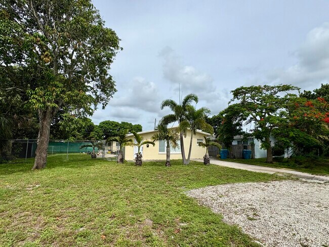 Foto del edificio - 417 NE 2nd St