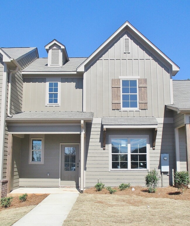 Building Photo - 538 The Heights Ln