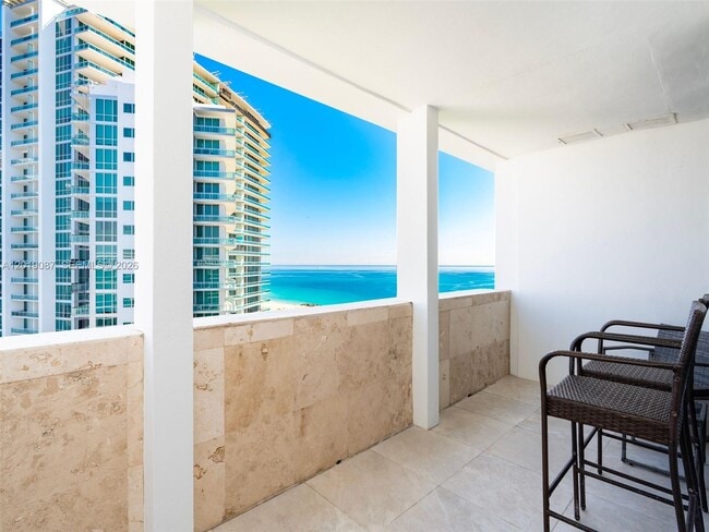 Foto del edificio - 10275 Collins Ave
