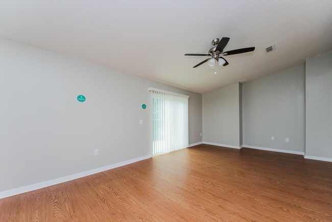 Foto del edificio - 3235 Hunters Chase Loop