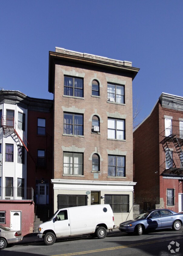 129 Elm St, Yonkers, NY 10701 Apartments in Yonkers, NY