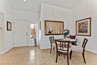 Building Photo - 2817 Byron Dr