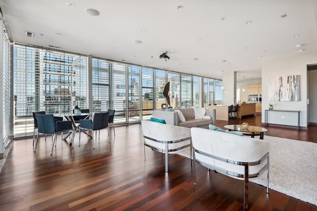 Foto del edificio - 1720 Oak Ave