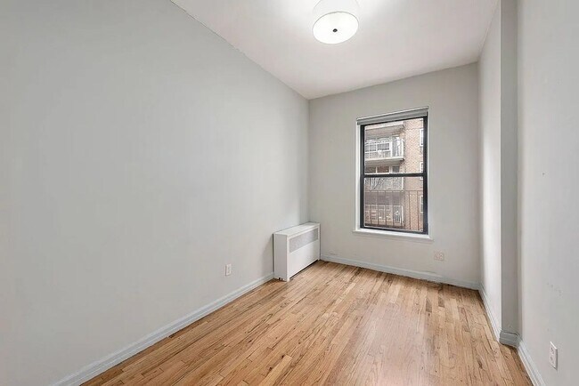 Building Photo - Newly Renovated 1Bed 1Bath