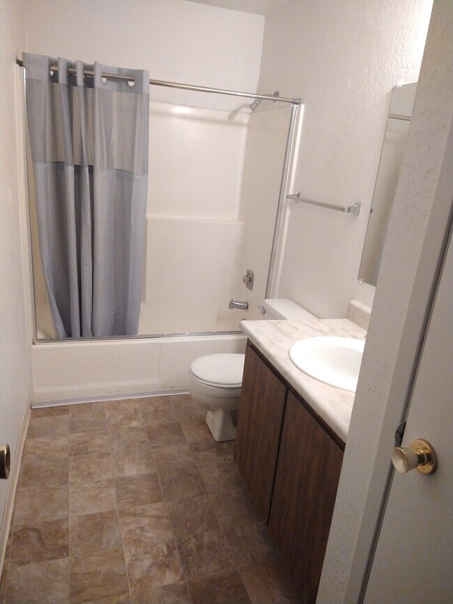 Foto del edificio - 4604 Neil Rd