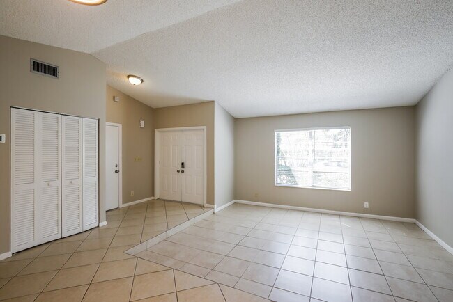 Building Photo - 9611 NW 44th Ct