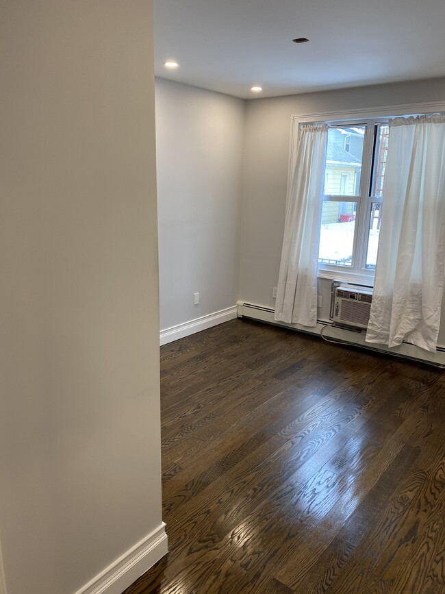 Master bedroom - 2029 125th St