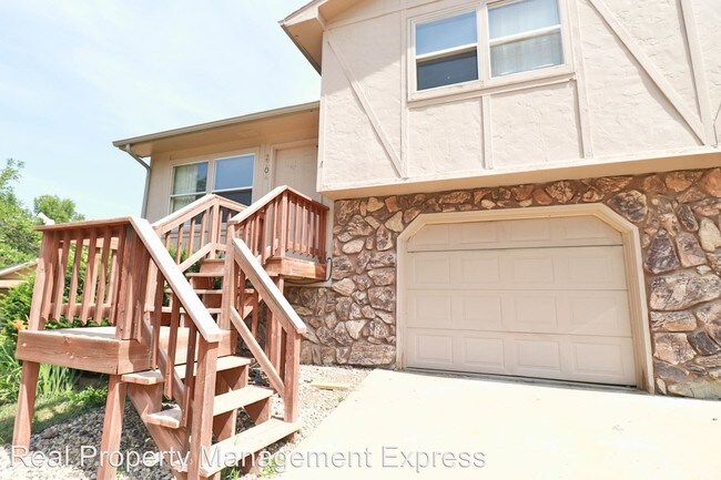 Building Photo - 2704-2706 E Bragstad Dr