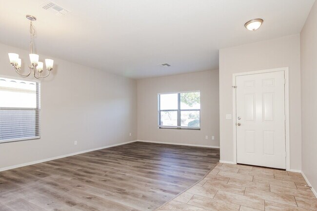 Foto del edificio - 3134 W Cavedale Dr
