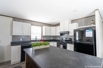 Building Photo - 808 Stanley St