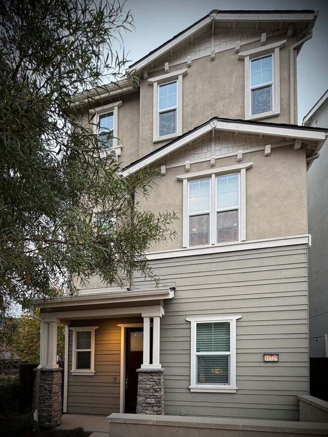 Building Photo - 37725 Bay Crest Rd