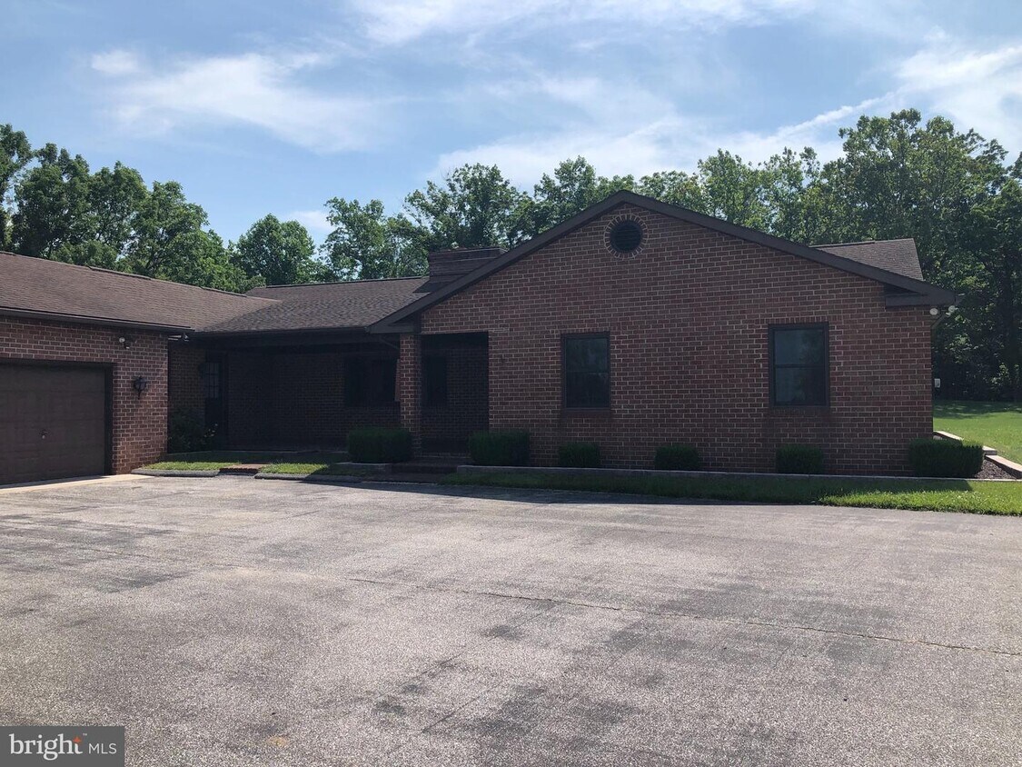 3211 Mayberry Rd, Westminster, MD 21158 House Rental in Westminster