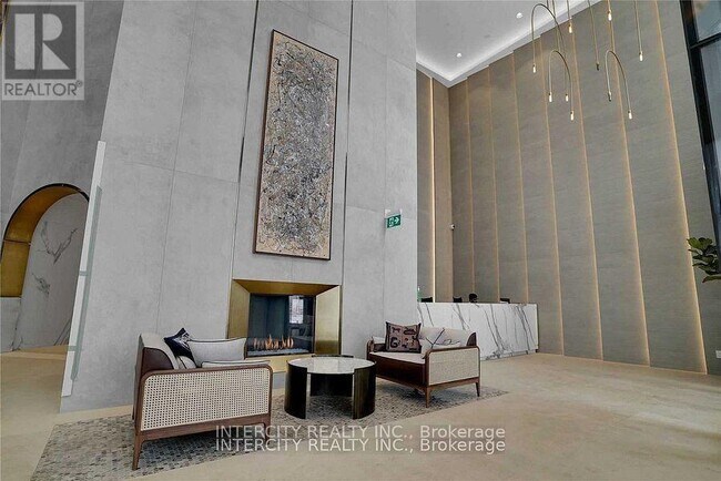 Photo du bâtiment - 1000 Portage Pkwy