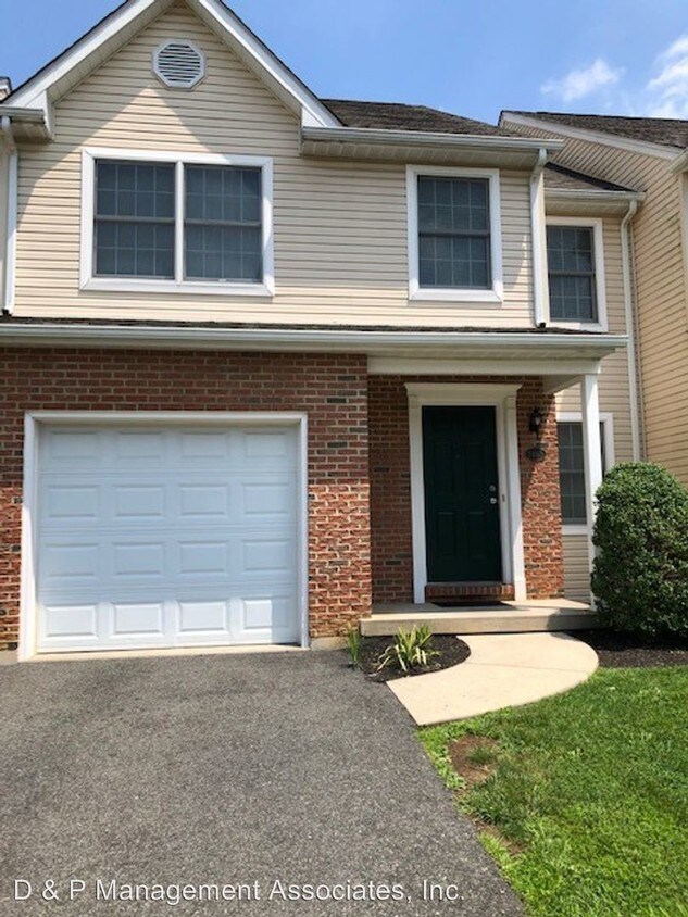 1447 Olivia Ct, Bethlehem, PA 18017 Room for Rent in Bethlehem, PA