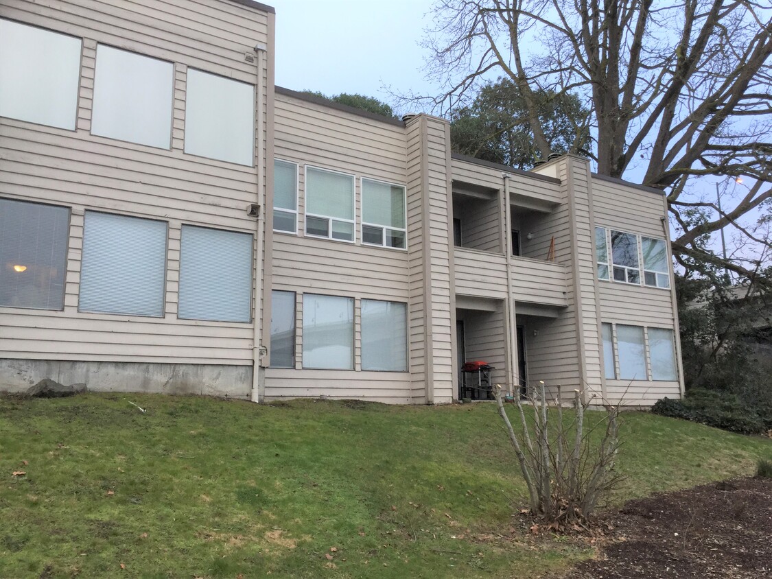 Building Photo - 1115 Wheaton Way