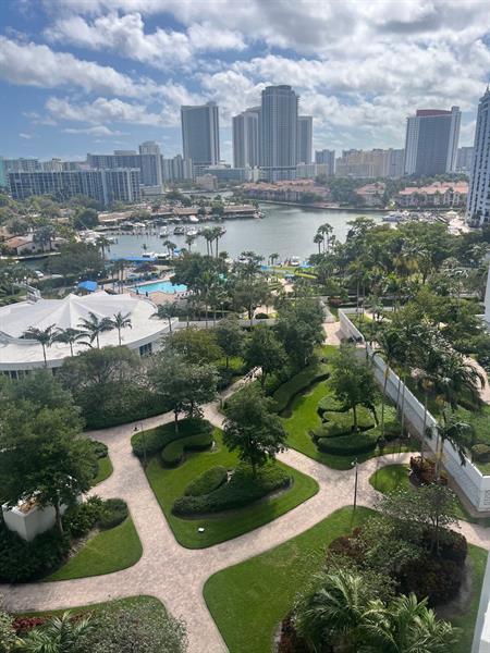 Foto del edificio - 600 Three Islands Boulevard