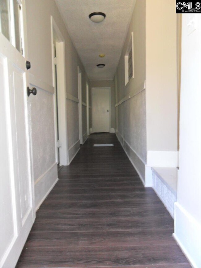 Foto del edificio - 1241b Johnson Ave
