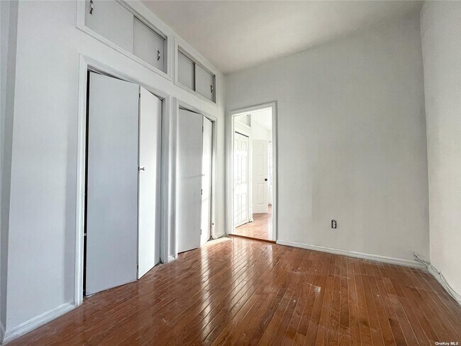 Foto del edificio - 67-57 75th St