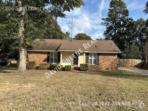 Building Photo - 806 S Willowick Dr