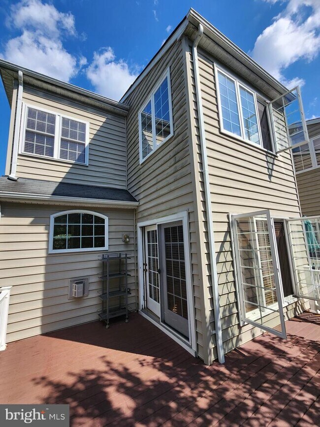 Foto del edificio - 4852 Lee Hollow Pl