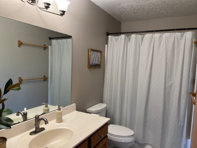 Foto del edificio - 2922 Kenosha Dr NW