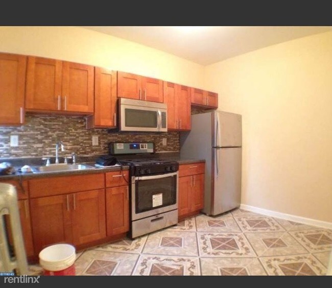 Foto del edificio - 247 S 63rd St