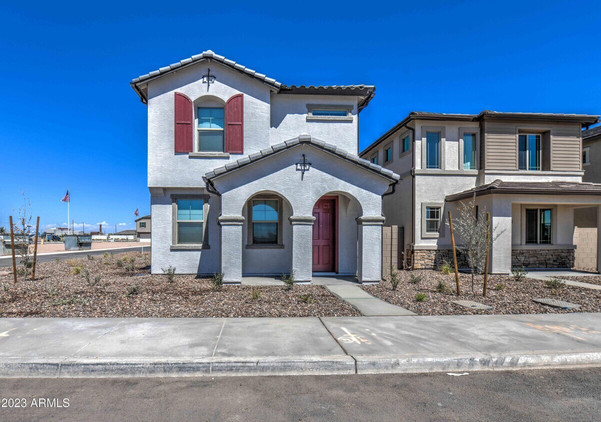 Primary Photo - 1460 E Sparrow Dr