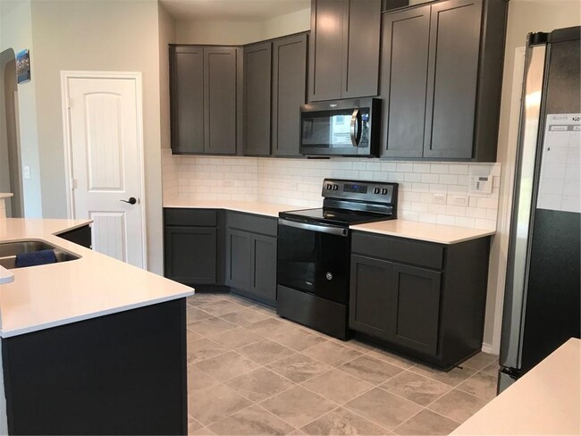 Building Photo - 116 Pilsener Pass