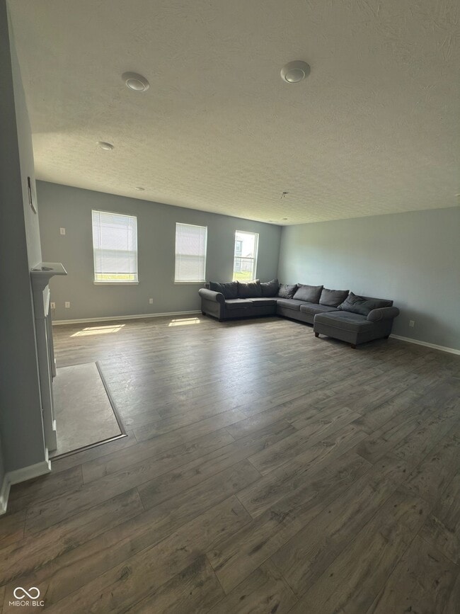 Building Photo - 151 Dyson Dr