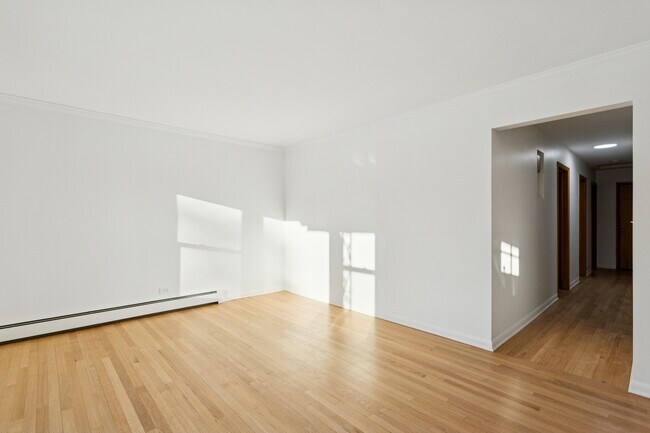 Building Photo - 645 Justina St