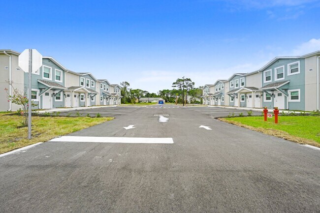 Building Photo - Charming 2 bedroom blending style and functionality