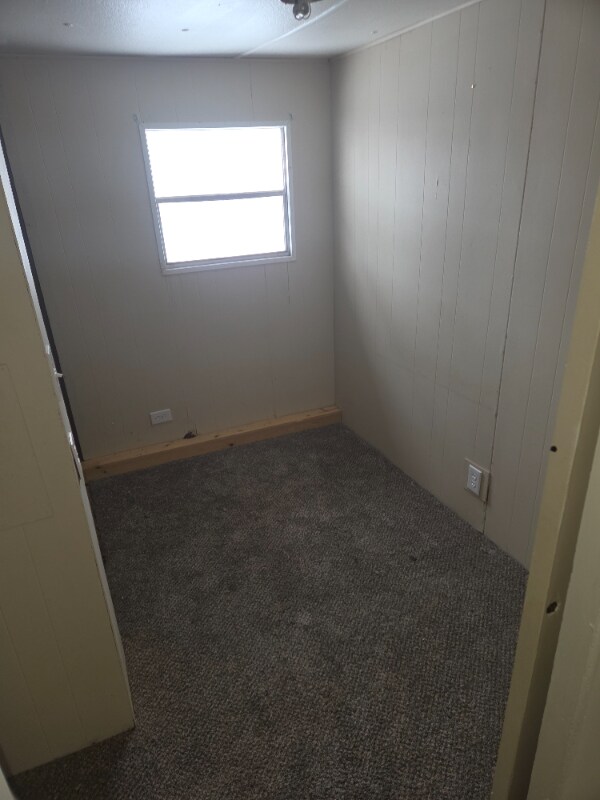 Foto del edificio - 4689 Kirby Ave NE