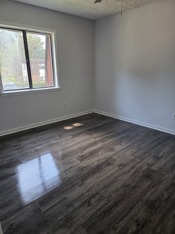 Foto del edificio - 615 Carter Ln