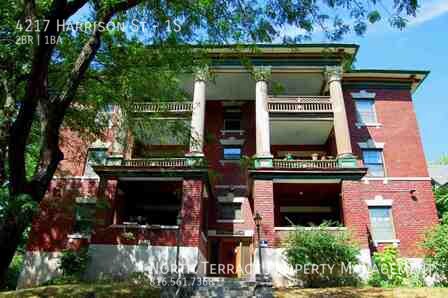 Primary Photo - Spacious 2 Bedroom Apartment in Hyde Park