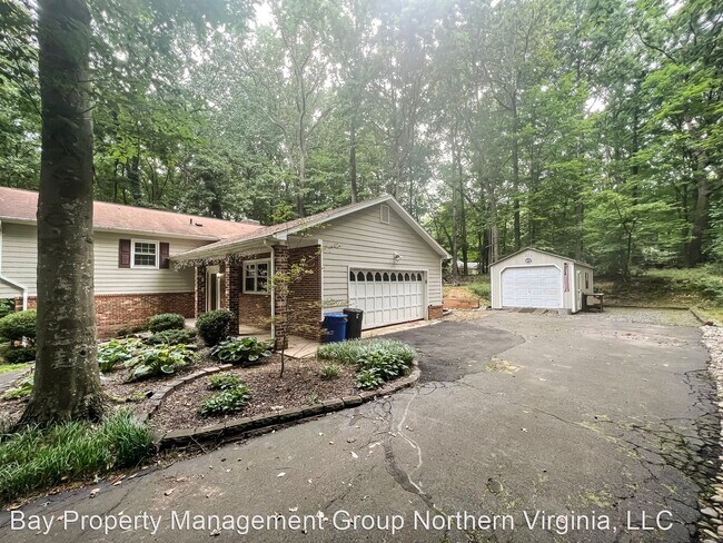 Building Photo - 4 br, 3 bath House - 13501 Richie Ct