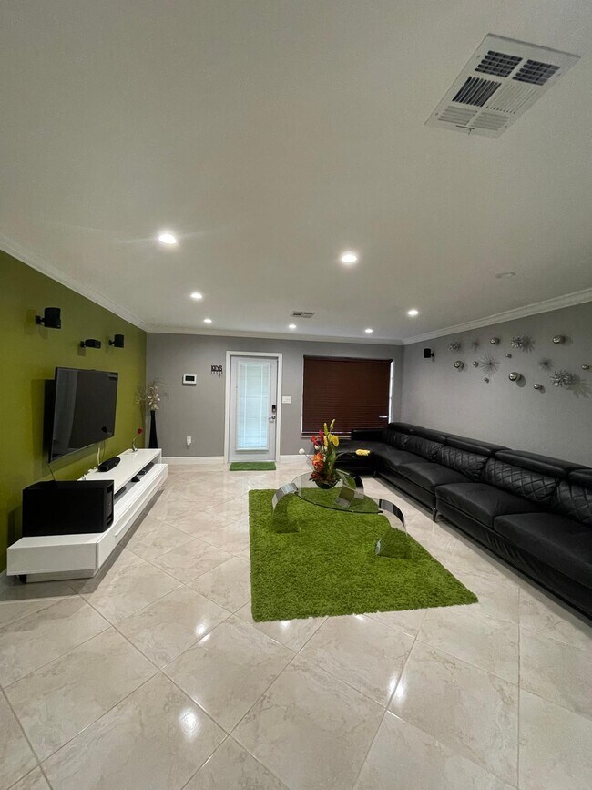 Foto del edificio - 584 Vossler Ave