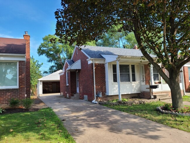 Building Photo - 3721 Roosevelt St