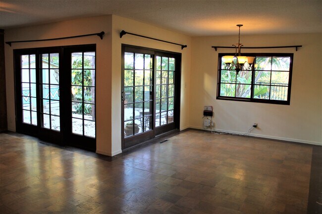 Formal dining - 5914 Finecrest Dr