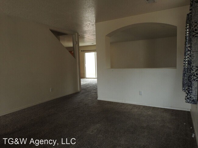 Building Photo - 4 br, 3 bath House - 611 Avanti St SW