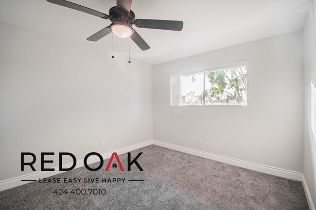 Building Photo - 821 N Wilcox Ave