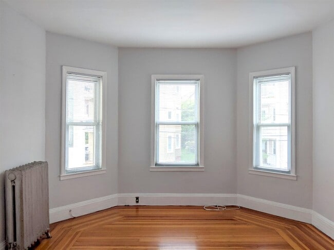 Building Photo - 9 Belknap St